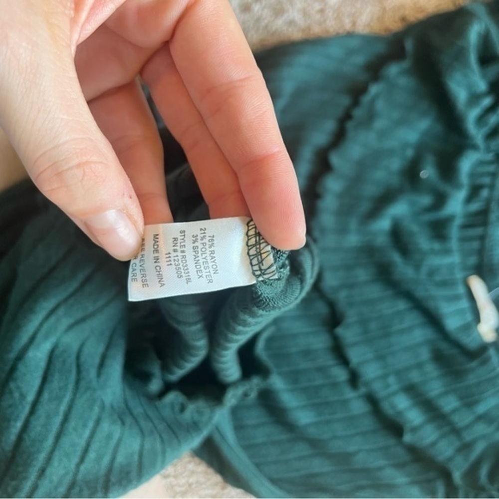 NWT Heart Hips Emerald Green Off Shoulder Ribbed Sweater Dress Medium - Picture 8 of 9